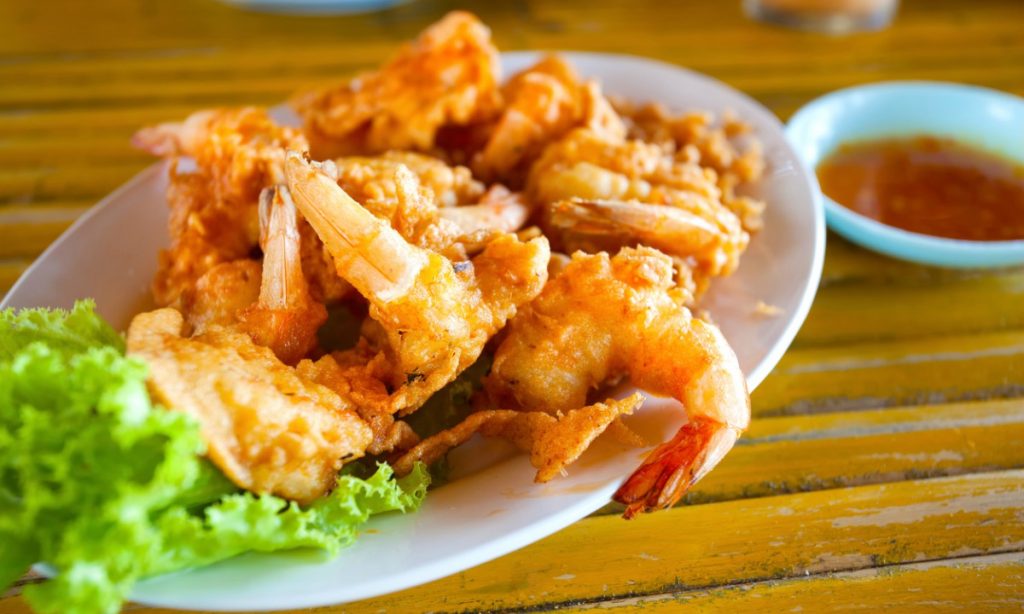 Ingredientes de las gambas rebozadas
