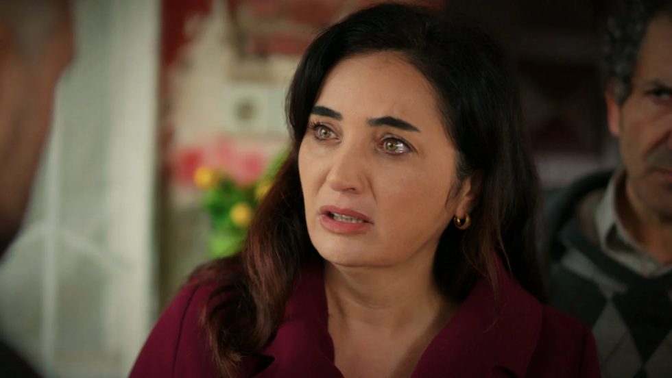 El padre biológico de Ómer es un verdadero truhan por echarlos nuevamente a la calle