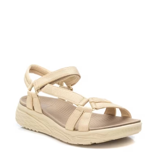 El color negro es el que más se usa en este tipo de sandalia, pero en otros colores es igual de hermosa