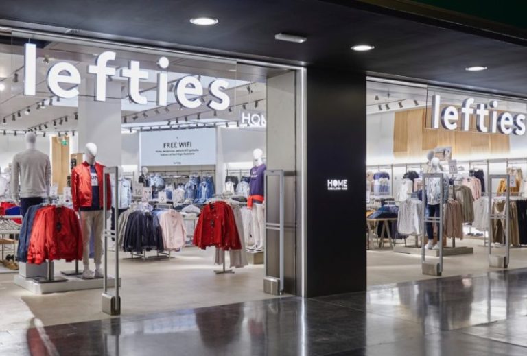 Lefties se adelanta a Mango y Zara con los vestidos de rebajas perfectos para el verano
