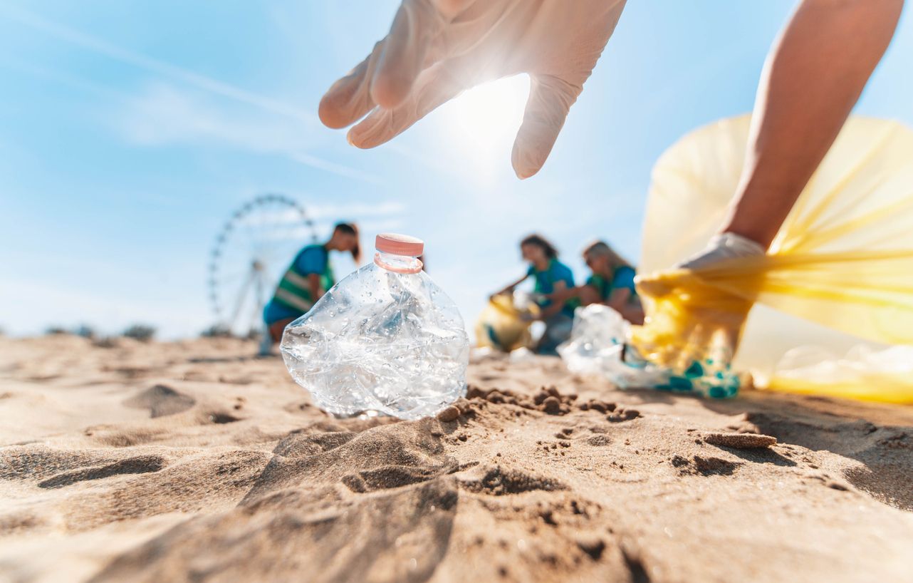 Limpia la playa de plásticos, pero solo por el postureo
