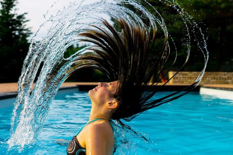 Los mejores consejos para tener un pelo radiante en verano