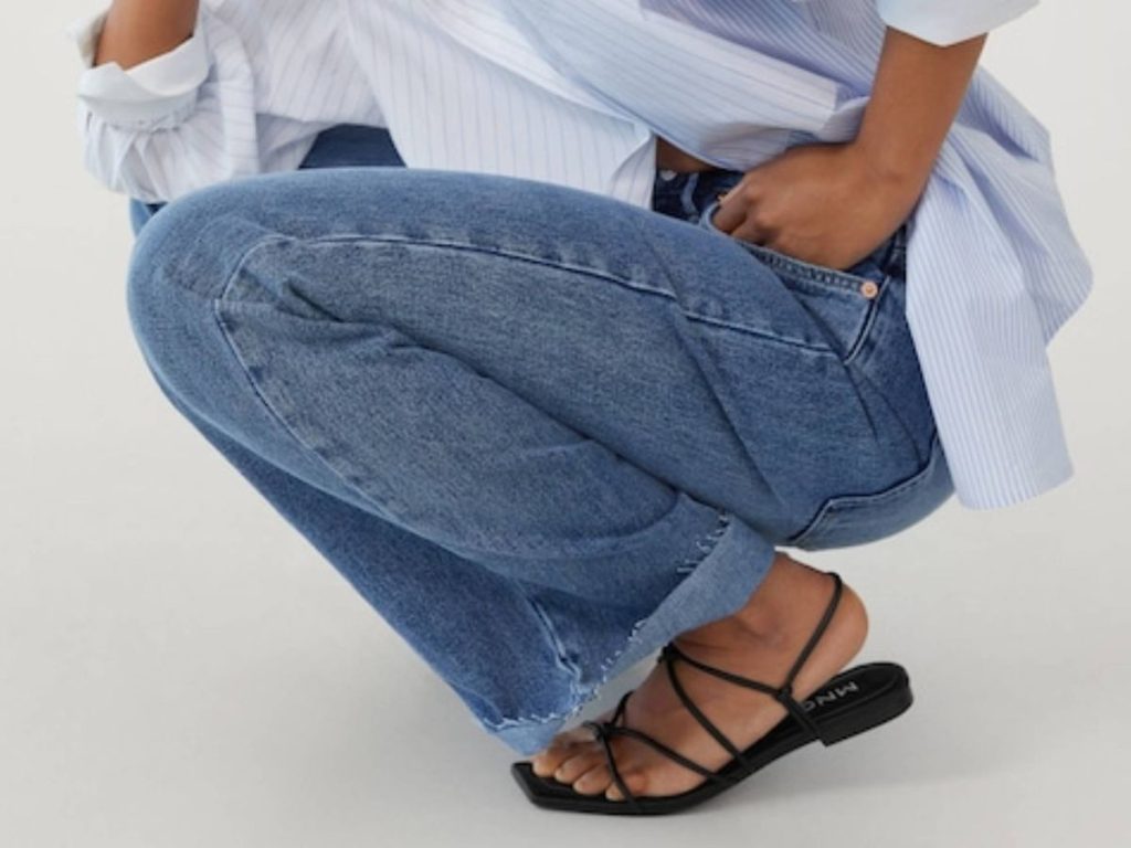 La tendencia veraniega de este año de utilizar sandalias planas con tiras cruzadas de Parfois