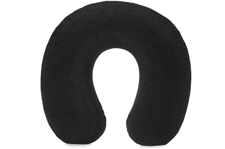 Se acabó el dolor de cuello en los viajes, la almohada de Amazon con la que dormirás como un bebé