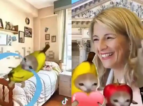 Sumar presume de un vídeo 'hackeado' sobre un plátano y una manzana: 