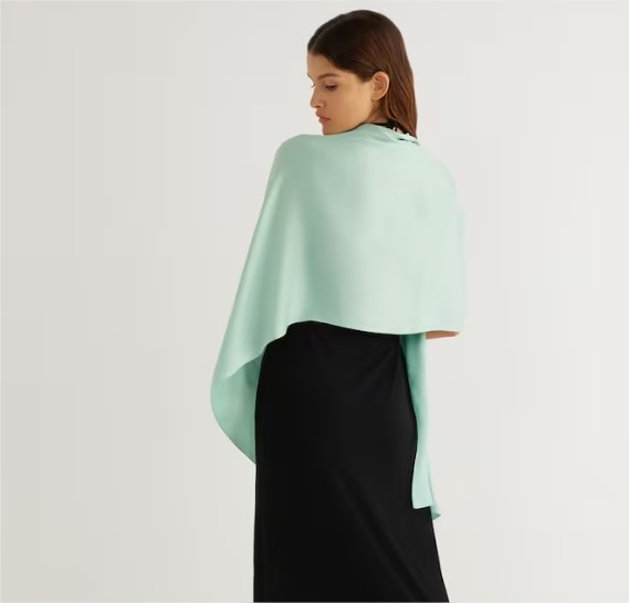 El Corte Inglés: Déjate de preocuparte por el "¿y si refresca?", con estos chales y fulares veraniegos a precios de escándalo 1 chal fiesta banarassi el corte ingles