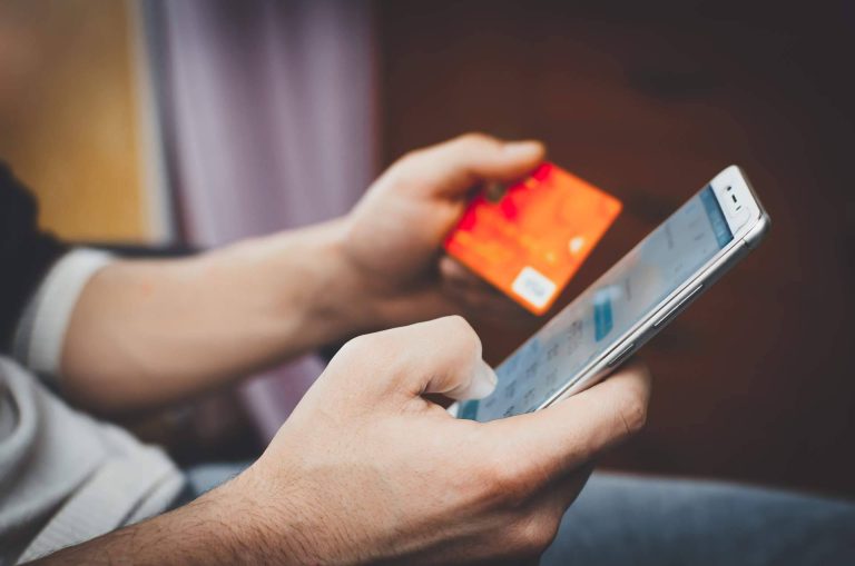 Sendvalu brinda servicios de envío de dinero en línea y recarga online