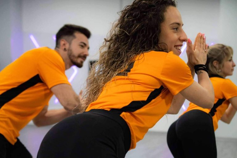 ¿Cuáles son los beneficios de bailar?, por VivaGym