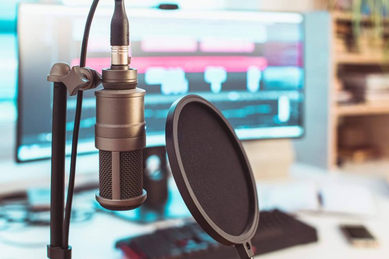 Nakerband brinda soluciones personalizadas de merchandising y diseño web para potenciar la industria musical