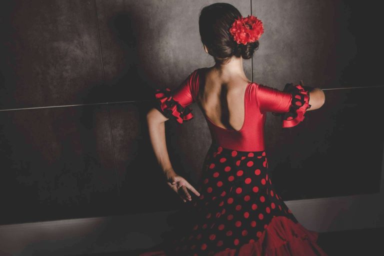 Lucir en la feria de Málaga las flores flamencas perfectas
