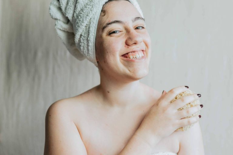 ¿Cómo combatir y eliminar el acné corporal de la mano de los productos de Productos Herbal?