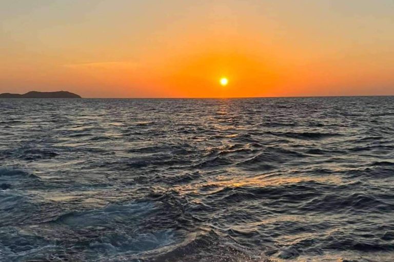 Float Your Boat ofrece la oportunidad de practicar deportes acuáticos en las playas más conocidas de Ibiza