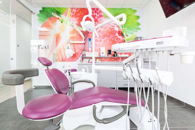 Dental Implantologie explica qué es la odontopediatría y los servicios que ofrece a los niños