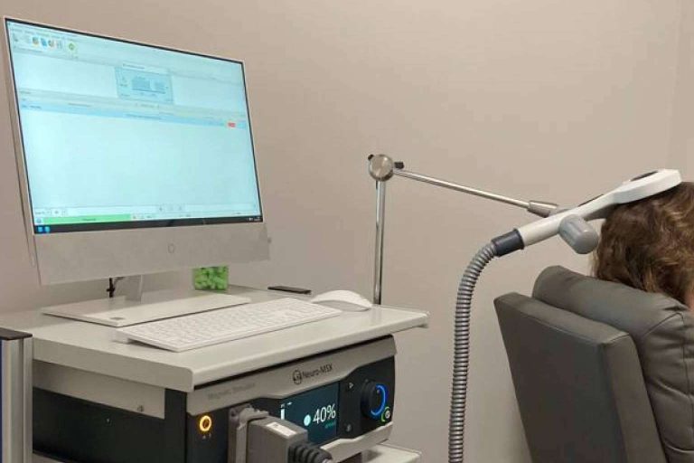 Estimulación magnética transcraneal; innovación en el tratamiento del dolor crónico