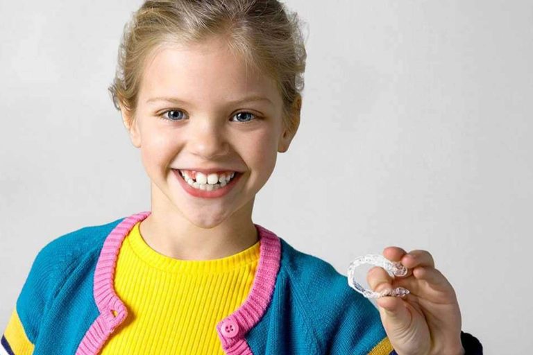 CLÍNICA CRISTINA VIYUELA + CO ofrece el tratamiento de Invisalign First, ideal para niños en edad de desarrollo