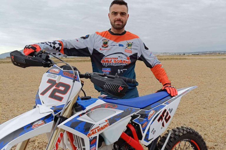 ¿Cuáles son las principales ventajas de las pegatinas para moto?, por ADHESIVOSEMABRRADOS