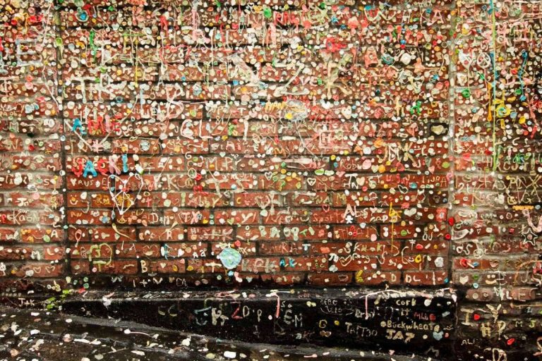 Galvañ Lacados, el equipo de expertos en limpieza de chicles con vapor de alta presión