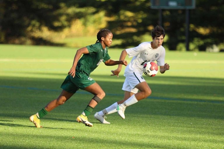 Los futbolistas pueden conseguir becas last minute en High Schools en EE.UU. y Canadá