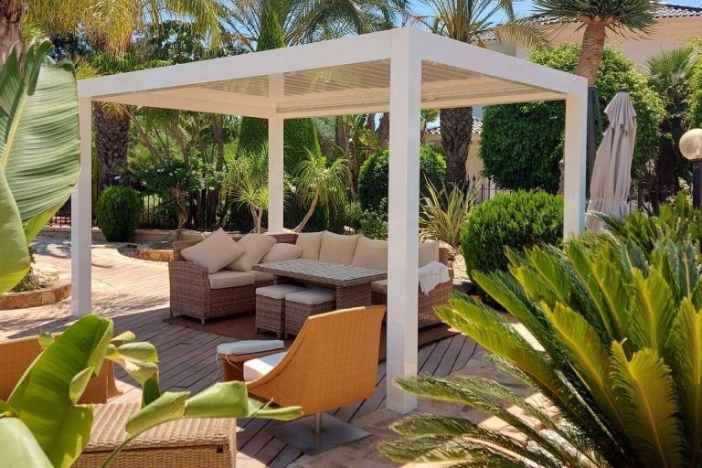 Las ventajas de usar la pérgola bioclimática y el techo móvil panorámico de C3 Systems S.L.