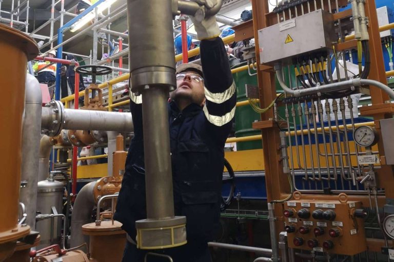 IDP Ingenia sobre componentes para la distribución e instalación para el control de fluidos