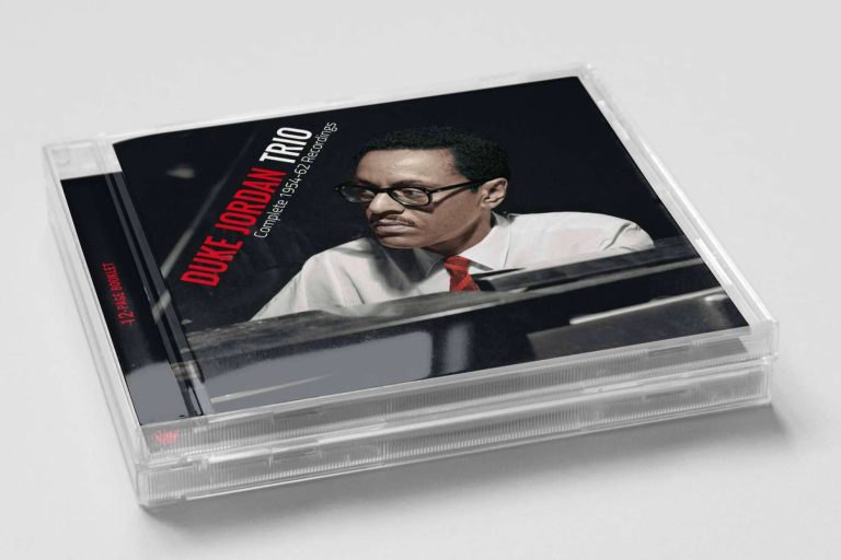 Jordi Mas Disseny es el encargado del diseño gráfico en el campo musical