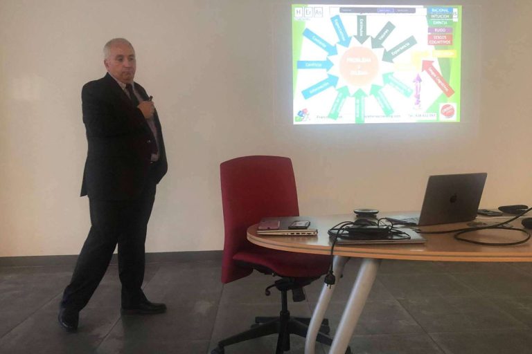 Optimizar los equipos de trabajo a través de las conferencias de liderazgo de Francisco Heras