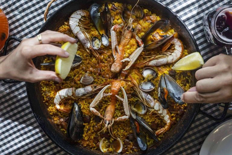 Visitar Pasa Tapas en la Barceloneta, un restaurante tradicional español