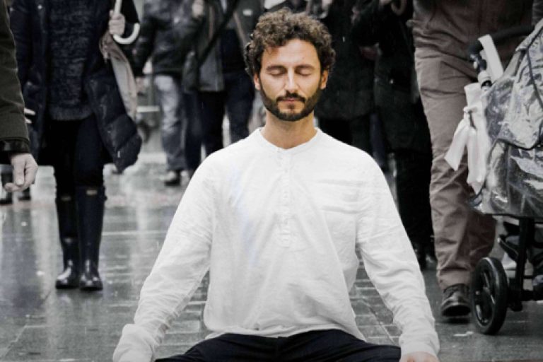 Toda la información sobre la formación de profesores de yoga de la Escuela de Yoga Integral Mahashakti