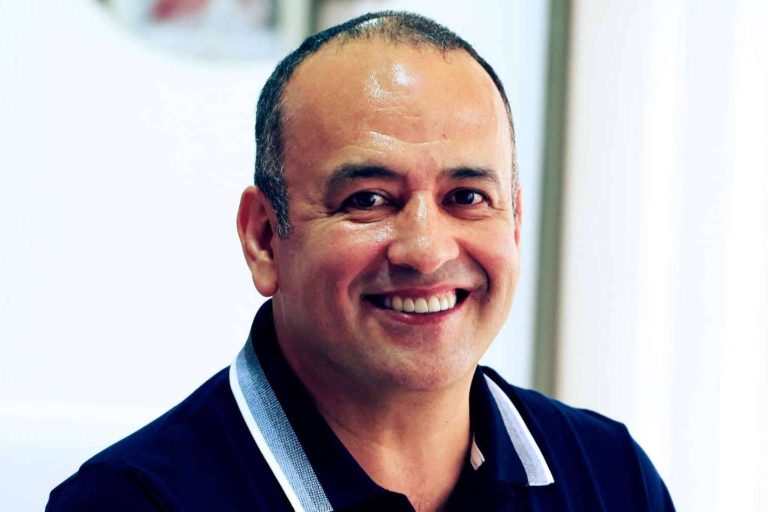 ¿Cómo recuperar la sonrisa y funcionalidad? Los implantes dentales de Odontología de Marlon Becerra