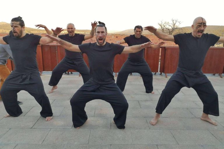 Haka Maorí para motivar y unir equipos de trabajo, con Team Building Percusión