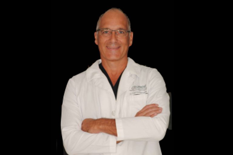 Implantes dentales en el Centro Nacional de Cirugía Bucomaxilofacial e Implantes