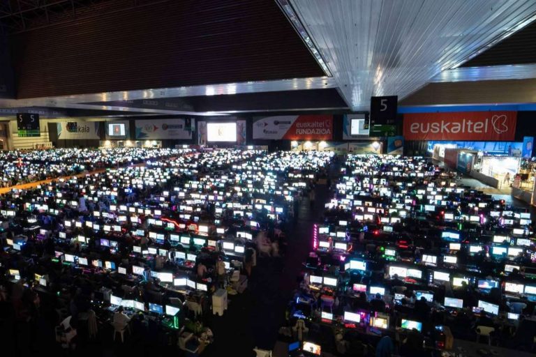 Euskal Encounter 31 volverá a convertir el BEC en una gigantesca comunidad digital