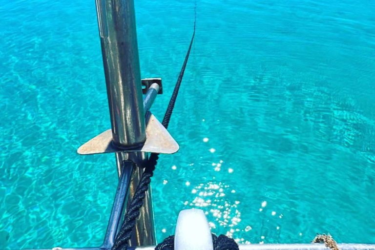 Por qué optar por los night clubs de Ibiza en crucero, con Float Your Boat Ibiza