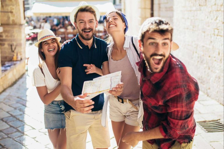 Descubriendo Mallorca; cómo los negocios locales pueden beneficiarse de la publicidad en guías de viaje y mapas para alcanzar a millones de turistas