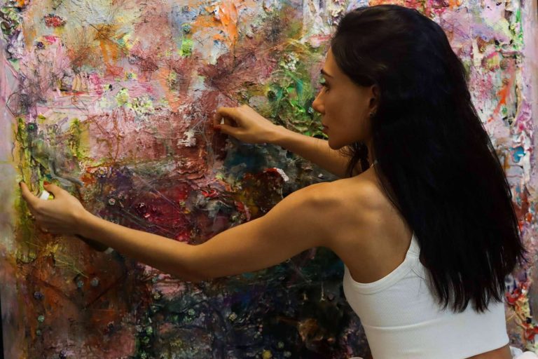 Hilos de Marte realiza obras de arte con técnica única