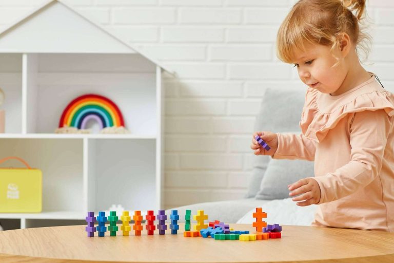 La línea de construcción creativa de Plus-Plus para los más pequeños