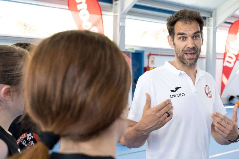 El campus del exjugador NBA José Manuel Calderón reparte más de 100 becas para estudiar en EEUU