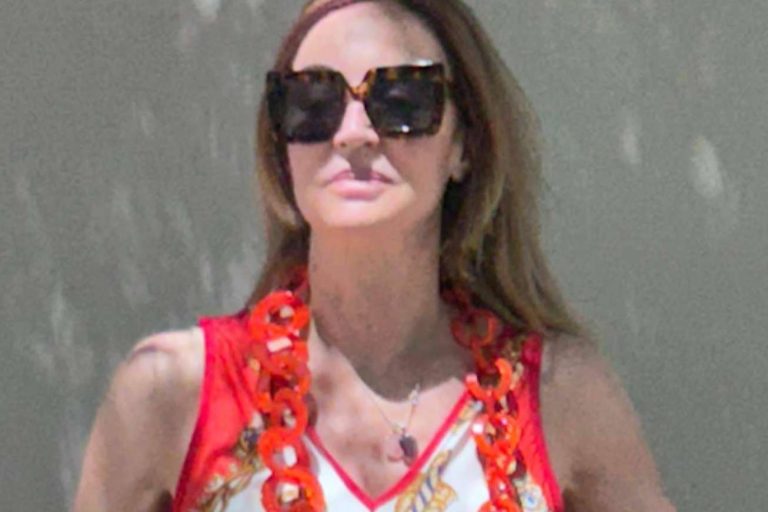 THANNAC vestidos, producciones de series limitadas con estilo propio