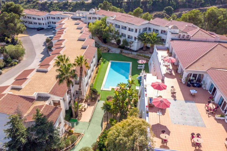 Libertad, independencia, salud y bienestar en la residencia Montebello