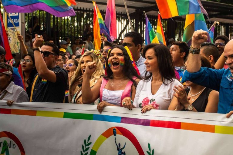 La historia de lucha, resistencia y transformación de Diane, madre trans, no binarie y transfeminista