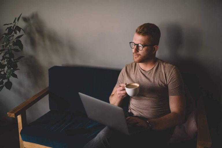 Simplificar el proceso de visado para nómadas digitales en España