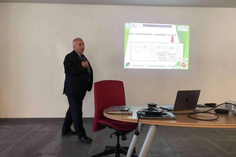 Conocer los beneficios del online coaching, por Heras