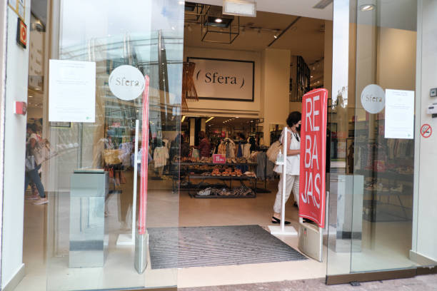 6 vestidos “top” de Sfera para no perderse sus segundas rebajas