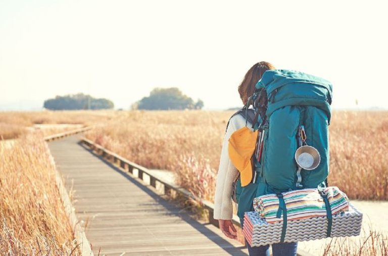 El interés por los viajes de mochilero aumenta un 36%: Bluepillow revela los destinos favoritos