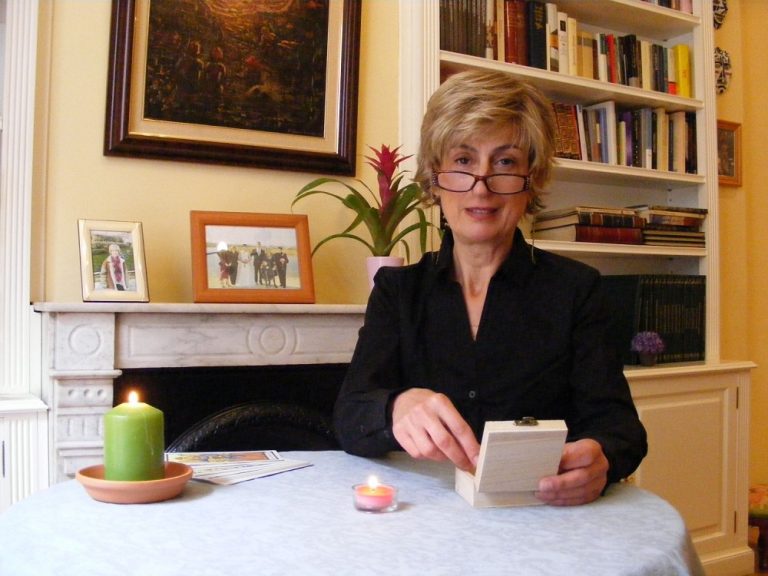 Ventajas de los amarres de amor frente a otros hechizos