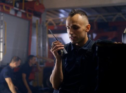 Video Thumbnail: ¿Por qué en Chile los bomberos no quieren tener un sueldo? #mundotv
