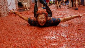 No te pierdas la Tomatina 2026: fecha, entradas y programa de las Fiestas de Buñol