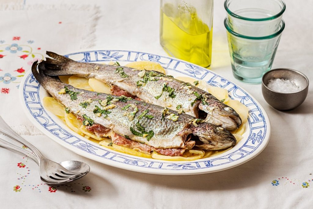 La receta de trucha rellena de Arguiñano para quedar como un chef profesional