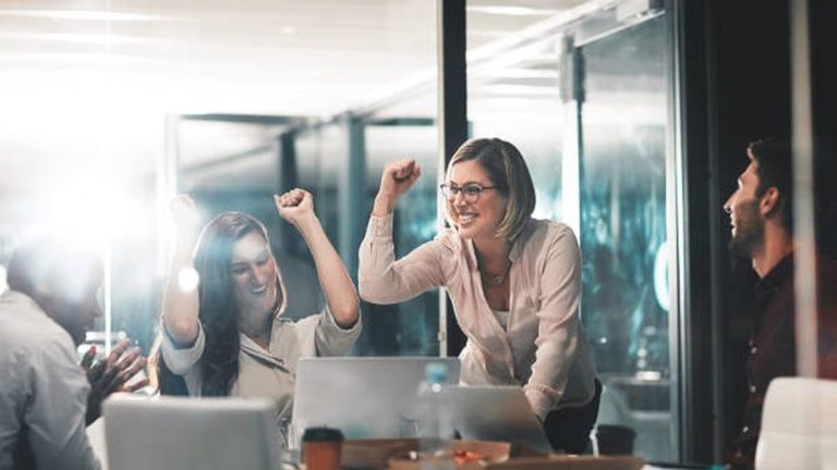 10 trucos psicológicos para ser más atractivos para los demás