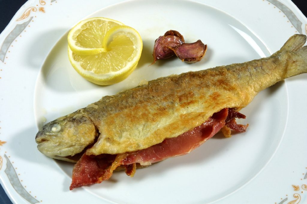 La receta de trucha rellena de Arguiñano para quedar como un chef profesional